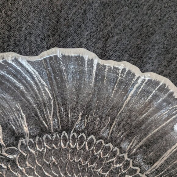 Kosta Boda "Lydia" Sunflower Pattern, 11.5" Glass Platter by Mats Jonasson - Picture 5 of 5